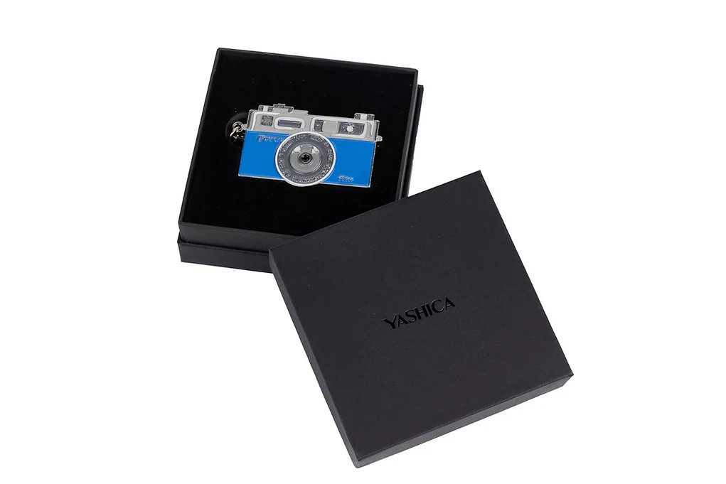 YASHICA Electro 35 Keychain - Image 6