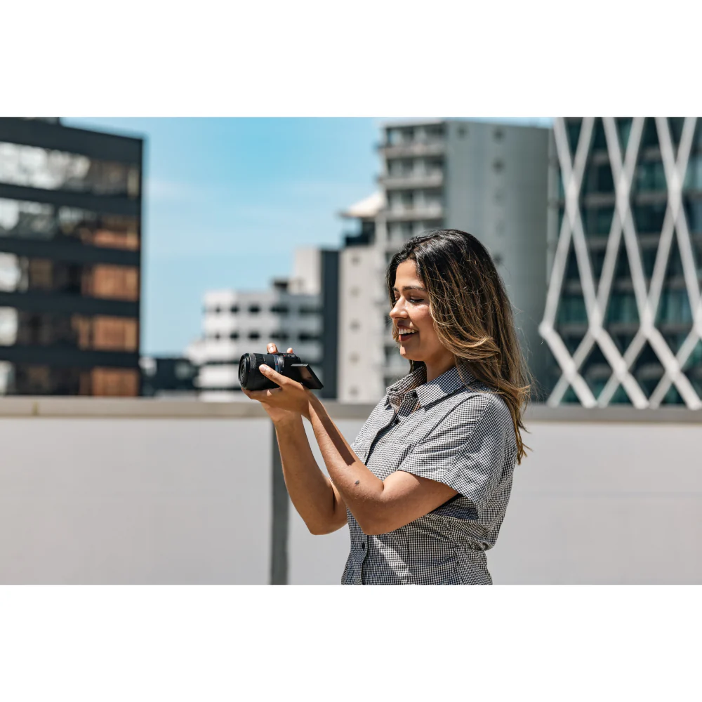 Canon EOS R50 V Mirrorless Camera - Image 9