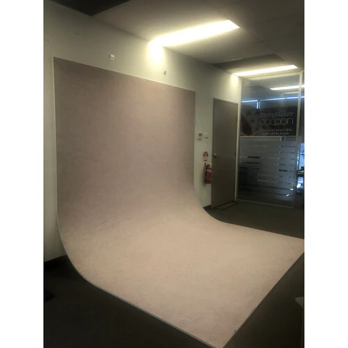 EASIFRAME® Cyclorama Fabric Curved Frame Skin / Chroma Key (Black) - Image 3