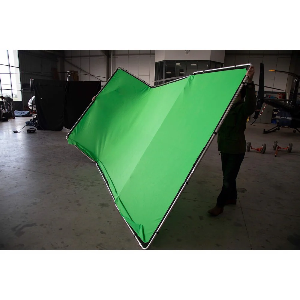Lastolite BG Pano Self Support 4m Chroma Green - Image 11
