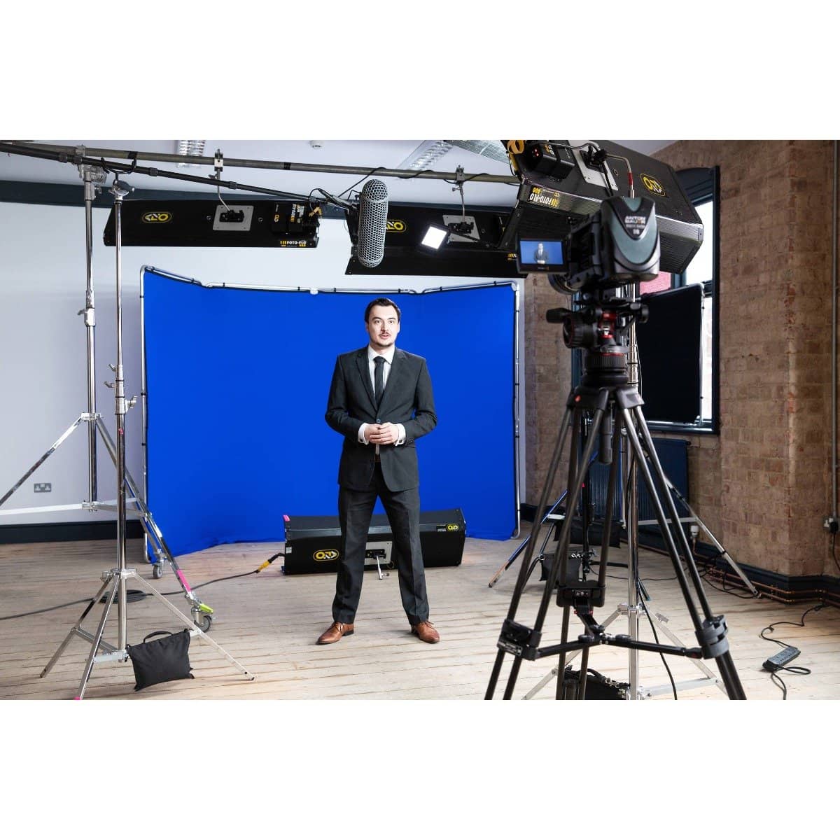 Lastolite Chroma Key Blue Cover for the 13' Panoramic Background - Image 3