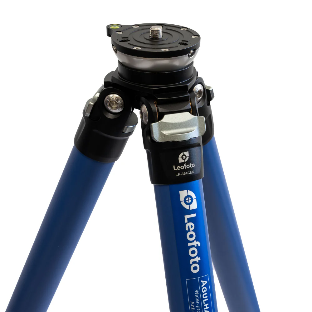 Leofoto LP-364CEX Poseidon Series 4 Section Levelling Base Water Resistant Carbon Fibre Tripod - Image 3