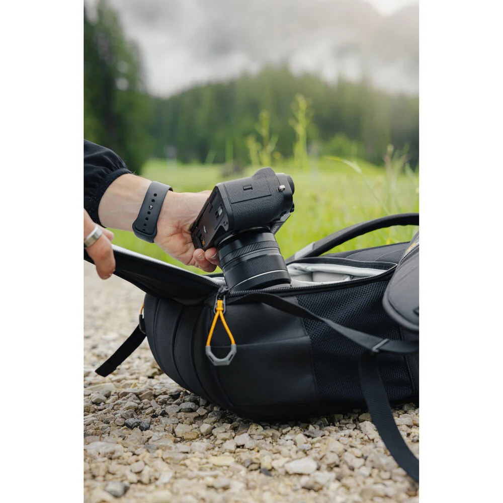 Lowepro Adventura BP 150 III Backpack (Black) - Image 13