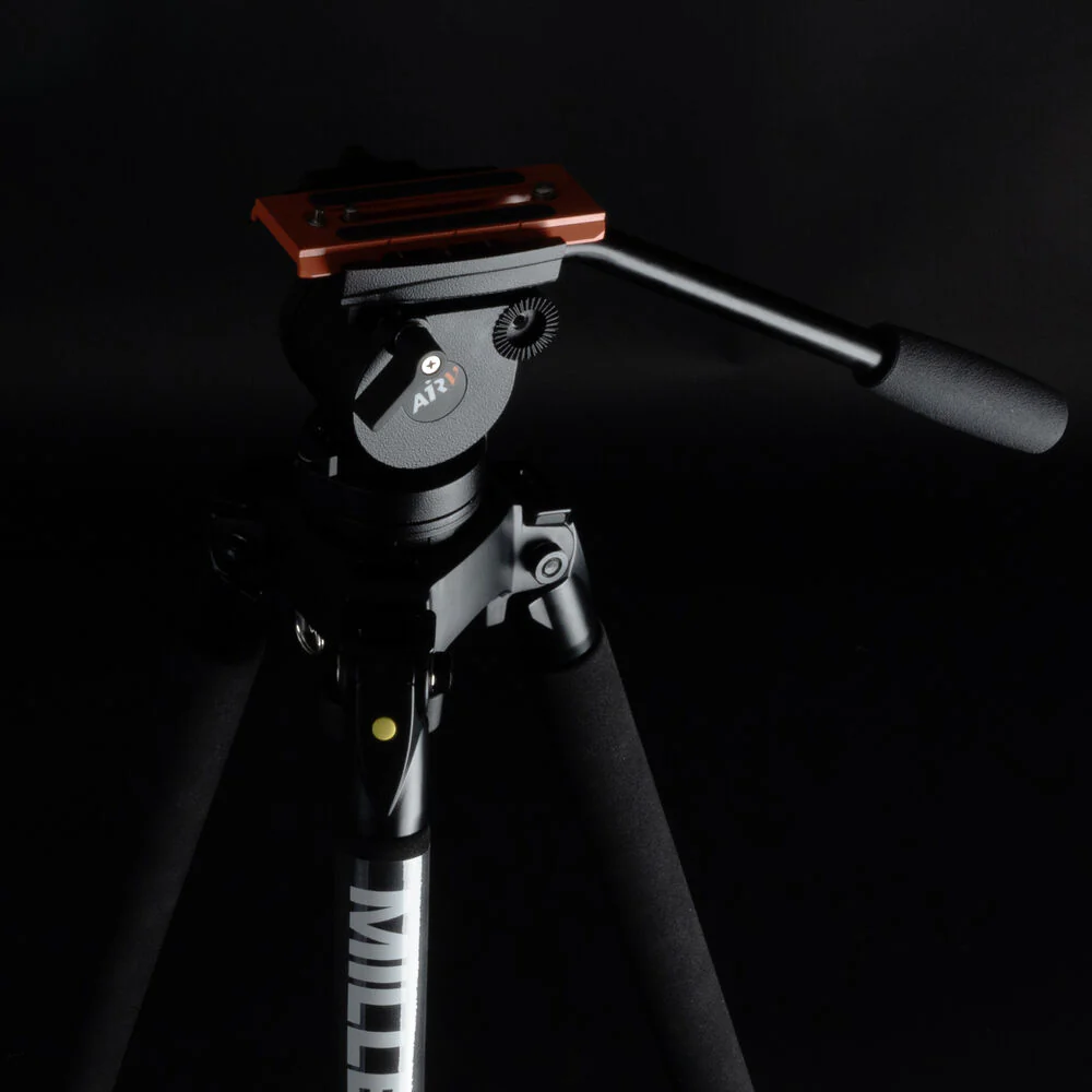 Miller AirV Fluid Head with Toggle LW Aluminium Tripod, Mid-Level Spreader, Rubber Feet & Soft Case Kit - Image 5