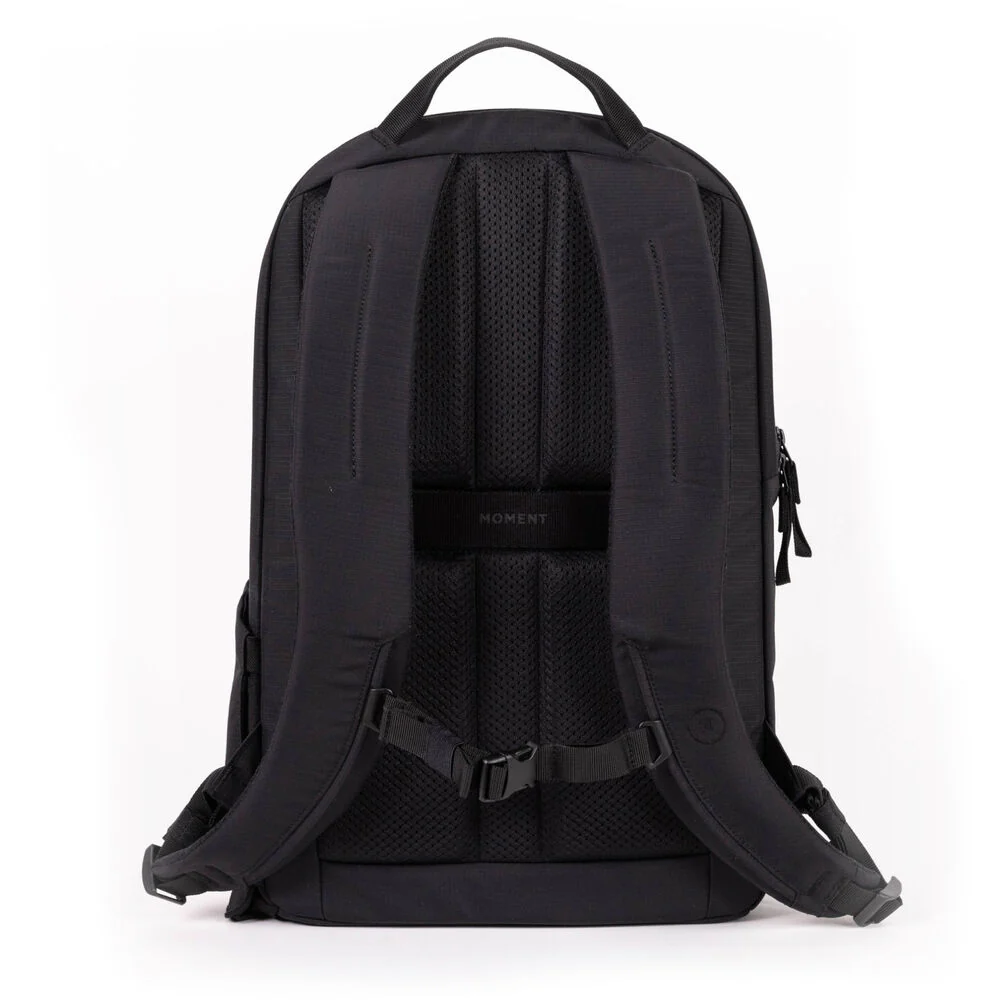 Moment - Everything Backpack 28L - Black - Image 2