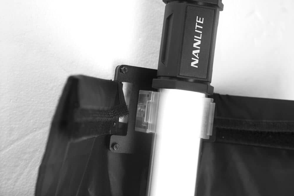 Nanlite PavoTube Barndoor with Eggcrate grid - Image 4