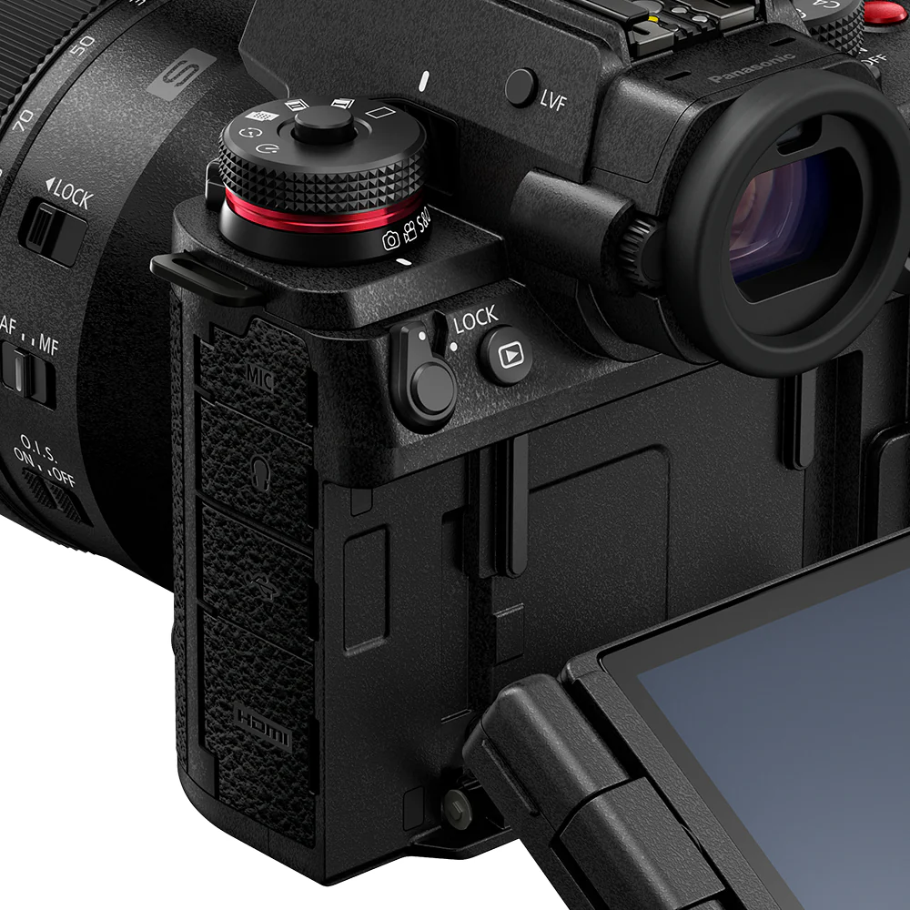 Panasonic LUMIX S1R II with S 24-105mm f/4 Macro OIS Lens - Image 16