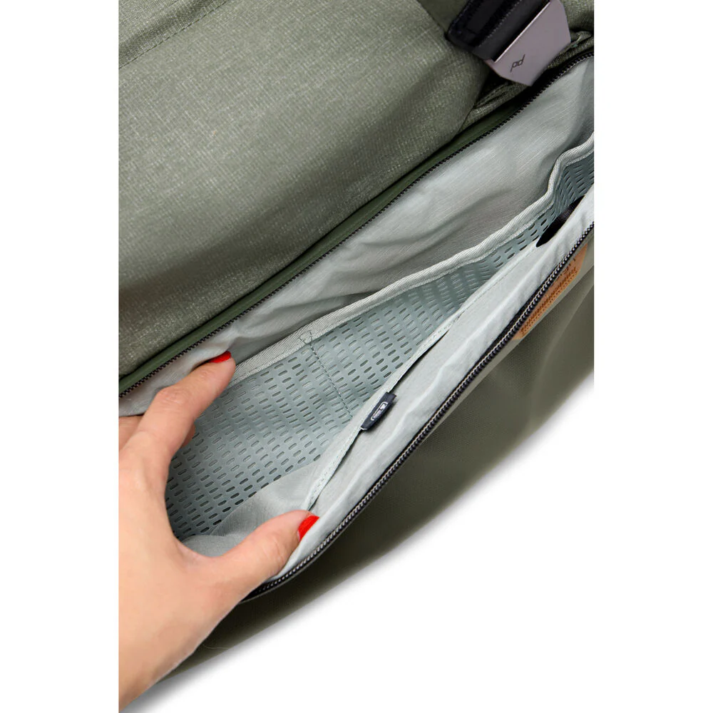 Peak Design Travel Duffel - Image 17