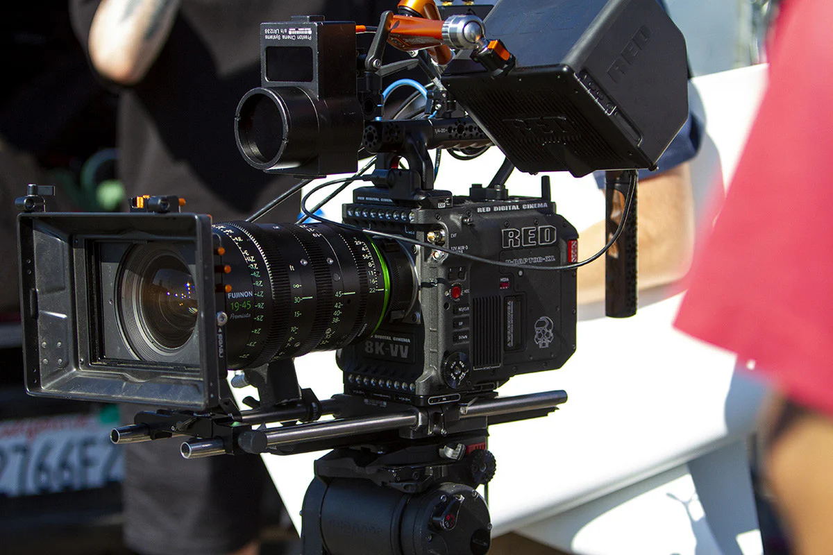 RED V-RAPTOR XL 8K VV Production Pack (Including Batteries) (V-Lock) - Image 11