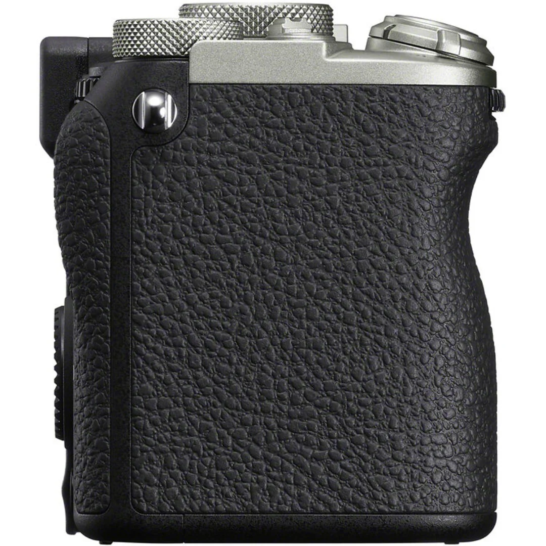Sony a7C II (Silver) with 20-70mm f/4 G Lens - Image 6