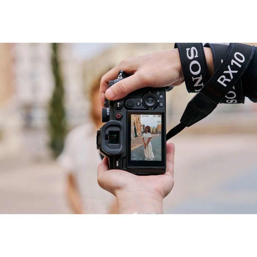 Sony RX10 V Digital Camera - Image 23