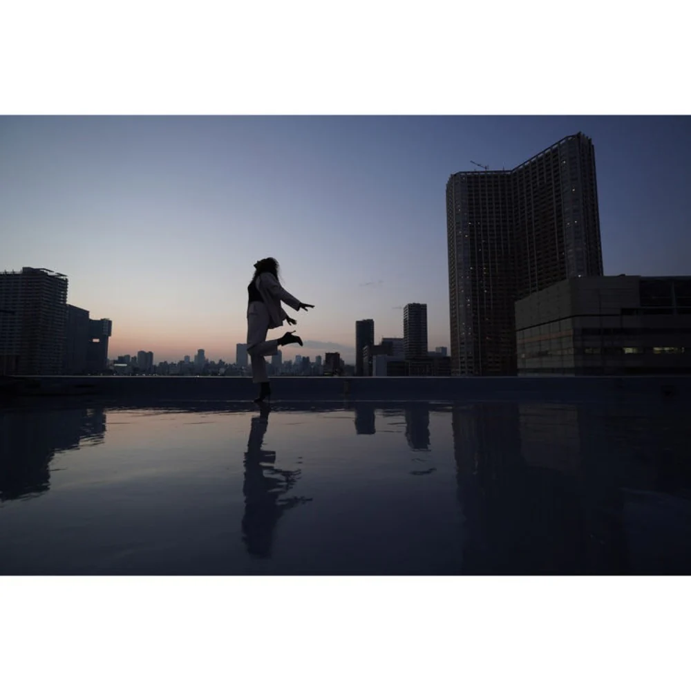 Sony ZV-E10 II (White) with 11mm f/1.8 Lens - Image 19