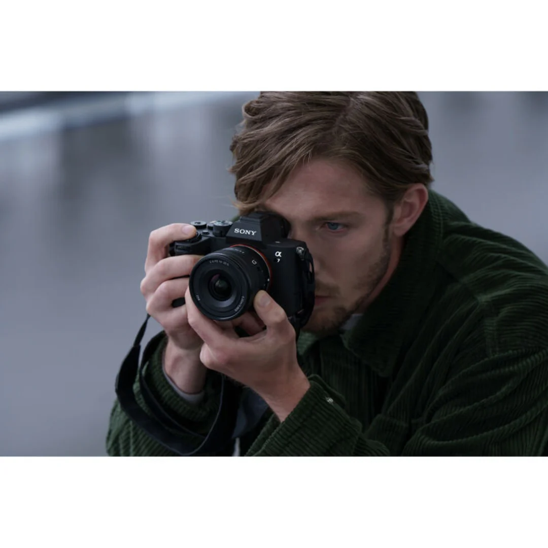 Sony ZV-E10 (White) with E PZ 10-20mm f/4 G Lens - Image 19