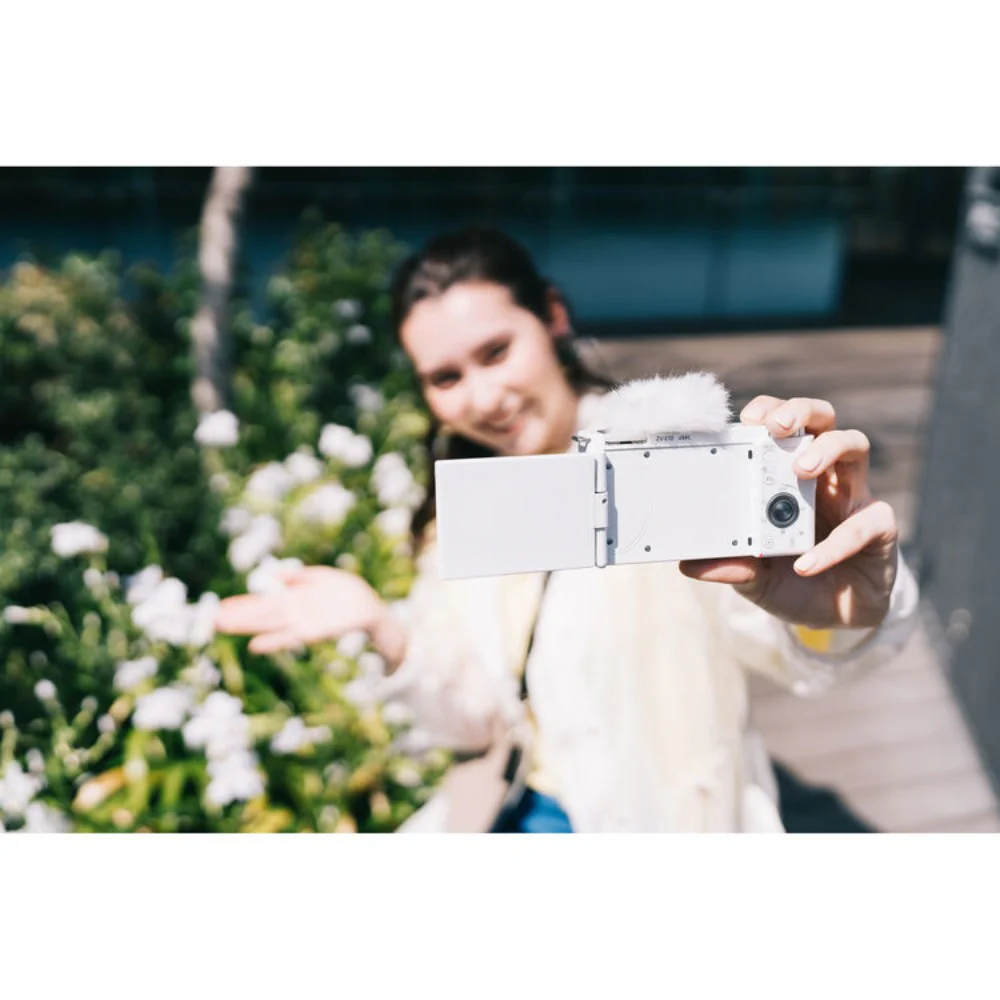 Sony ZV-E10 (White) with E PZ 10-20mm f/4 G Lens - Image 25