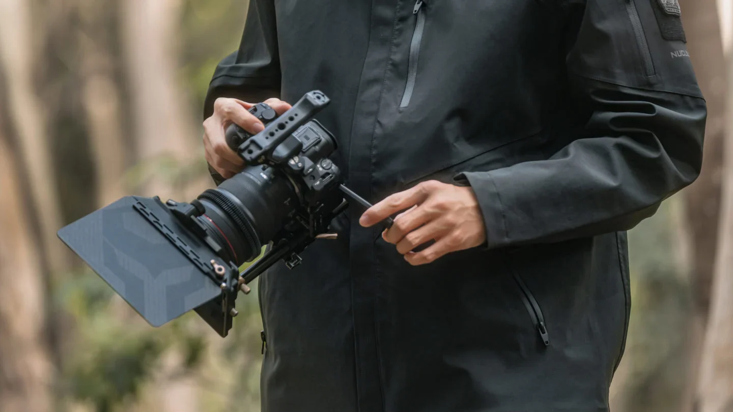 Tilta Half Camera Cage for Canon R6 Mark II - Titanium Gray - Image 4