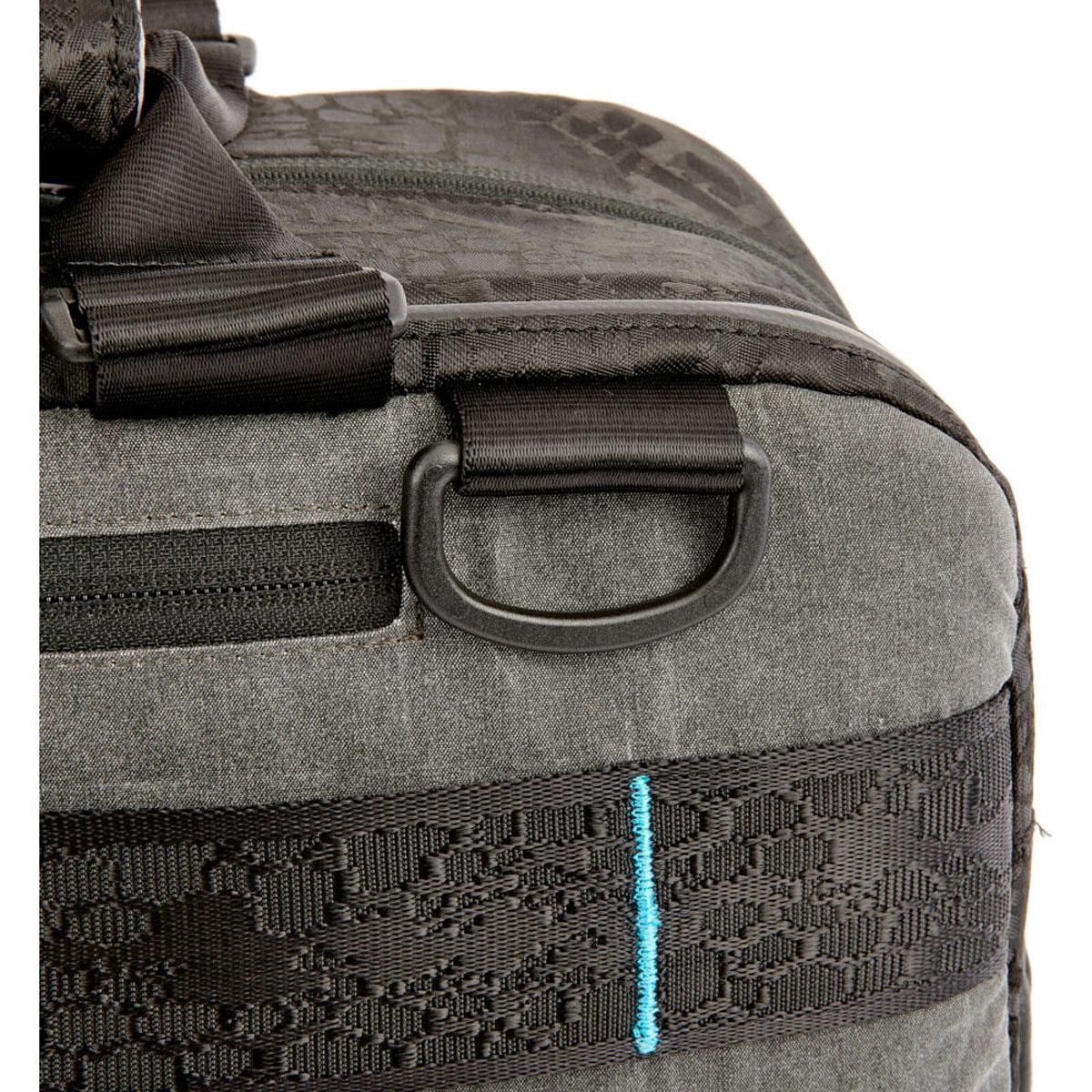 Toxic from 3 Legged Thing - Wraith Camera Messenger Bag Large - Onyx - Image 13