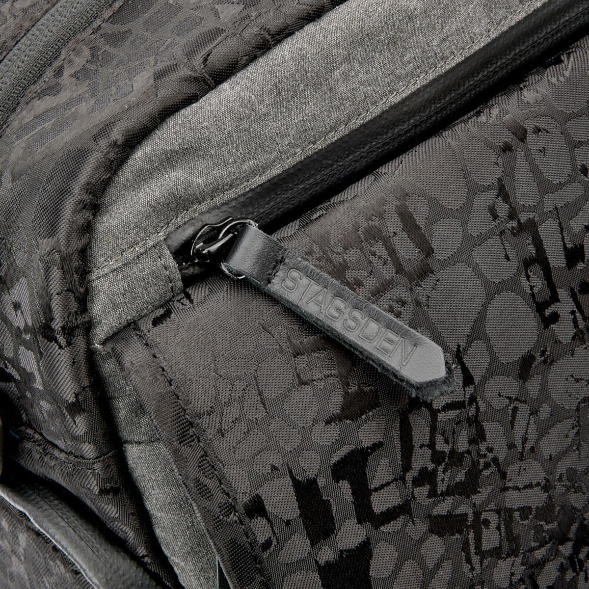 Toxic from 3 Legged Thing - Wraith Camera Messenger Bag Large - Onyx - Image 14