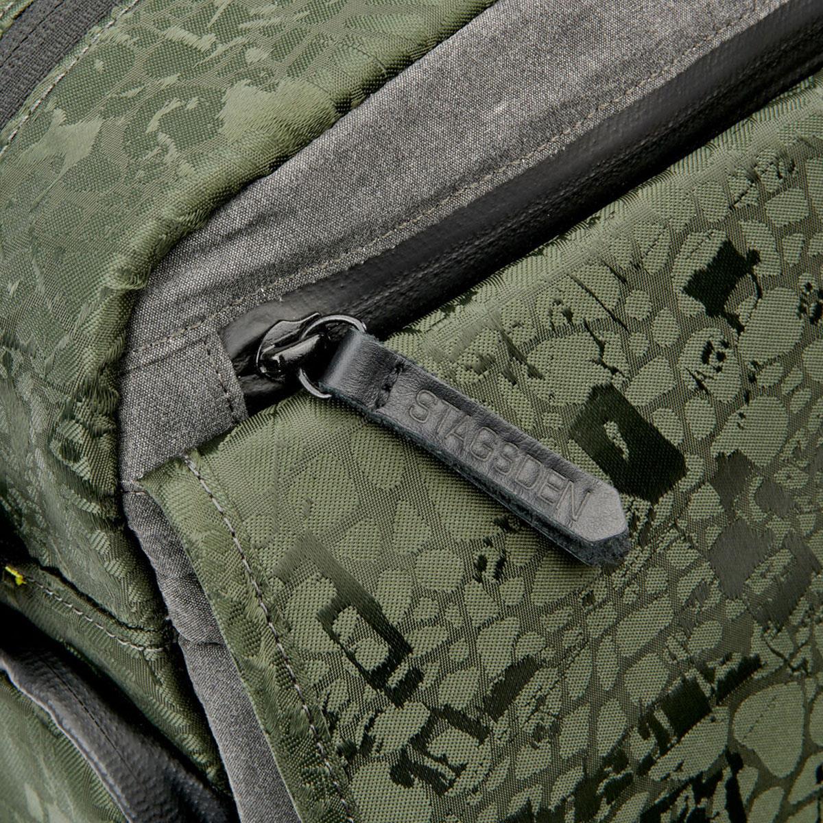 Toxic from 3 Legged Thing - Wraith Camera Messenger Bag Medium - Emerald - Image 13