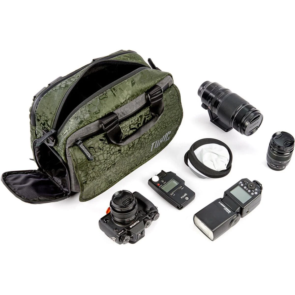 Toxic from 3 Legged Thing - Wraith Camera Messenger Bag Medium - Emerald - Image 9