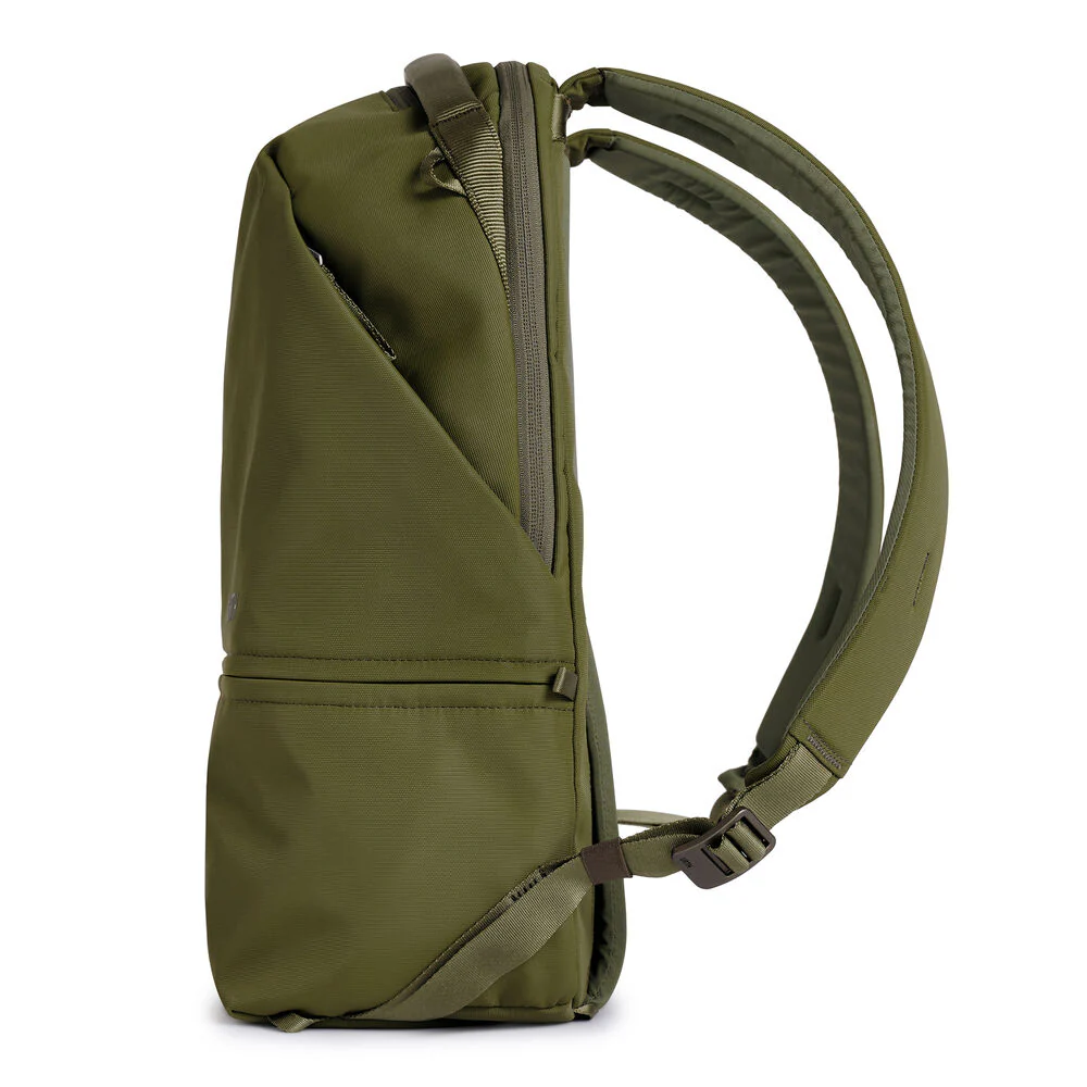 Urth Arkose 20L Backpack + Camera Insert - Image 14