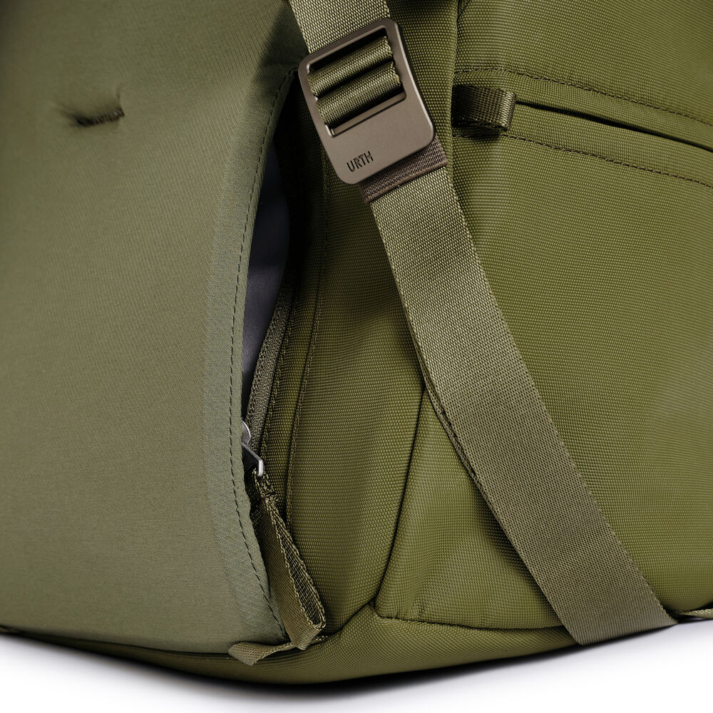 Urth Arkose 20L Backpack + Camera Insert - Image 16